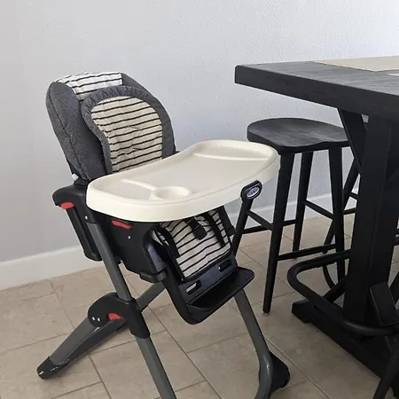 Modern Townhouse With Pool Close To Disney & Silver Spurs Arena